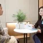 在关系中过度讨好导致严重人际困扰
